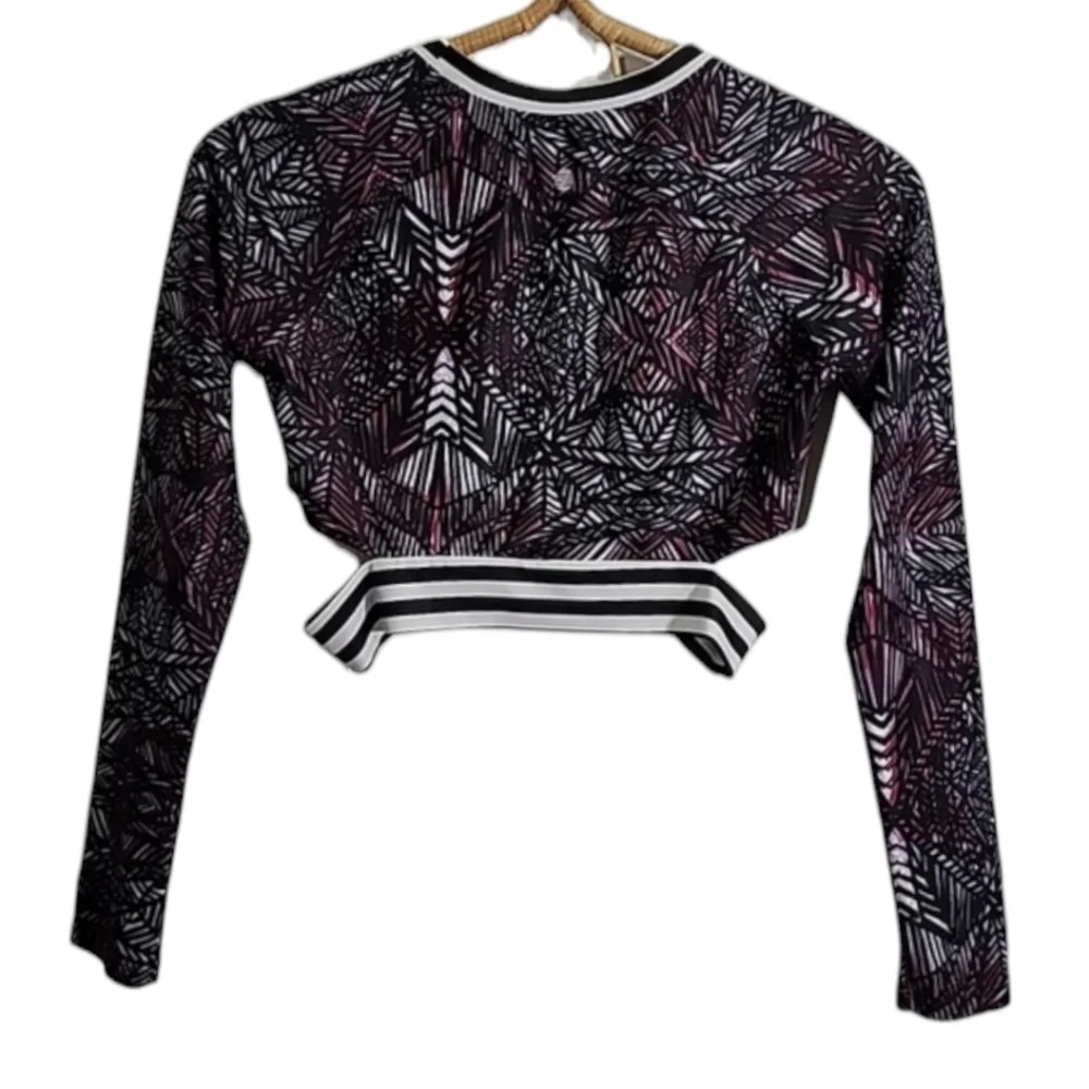 Z by Zella cropped athletic top with side cutouts size 16